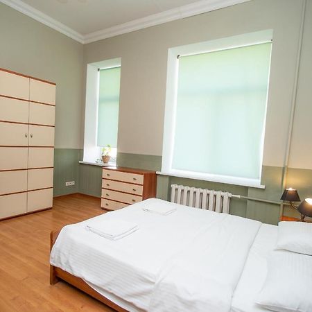 Appartement Простора 3 Кімнатна Біля Майдану Незалежності à Kiev Extérieur photo