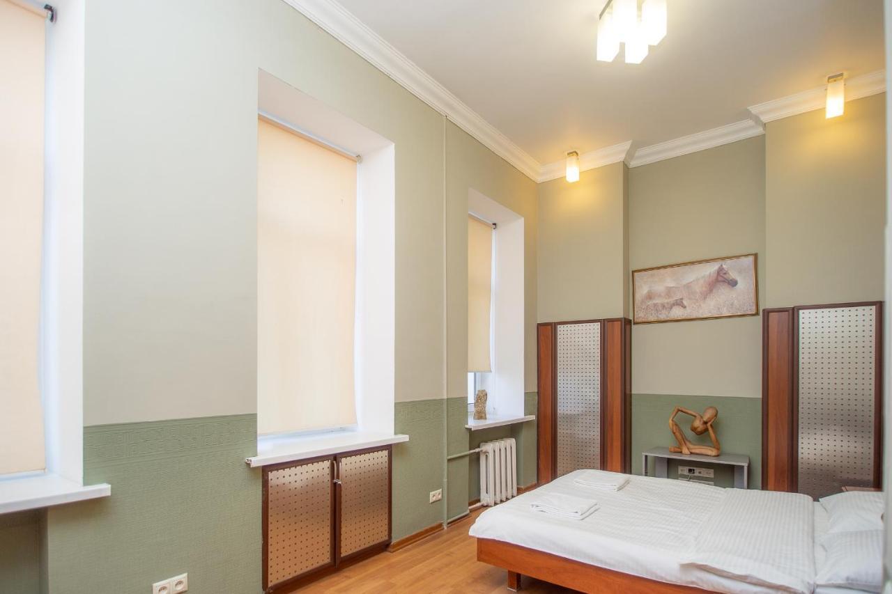 Appartement Простора 3 Кімнатна Біля Майдану Незалежності à Kiev Extérieur photo