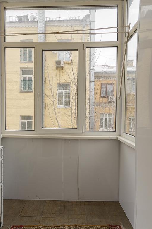 Appartement Простора 3 Кімнатна Біля Майдану Незалежності à Kiev Extérieur photo